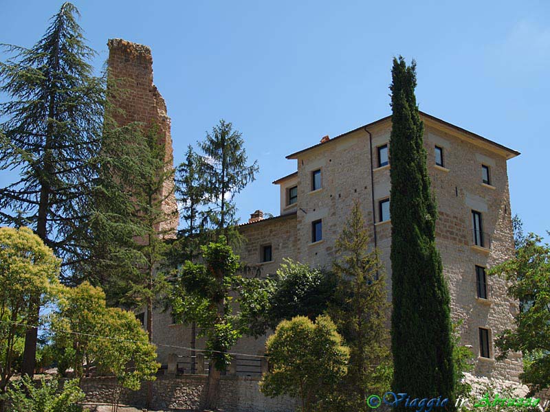 08-P7256794+.jpg - 08-P7256794+.jpg - Il castello dei Conti di Sangro (XII sec.).